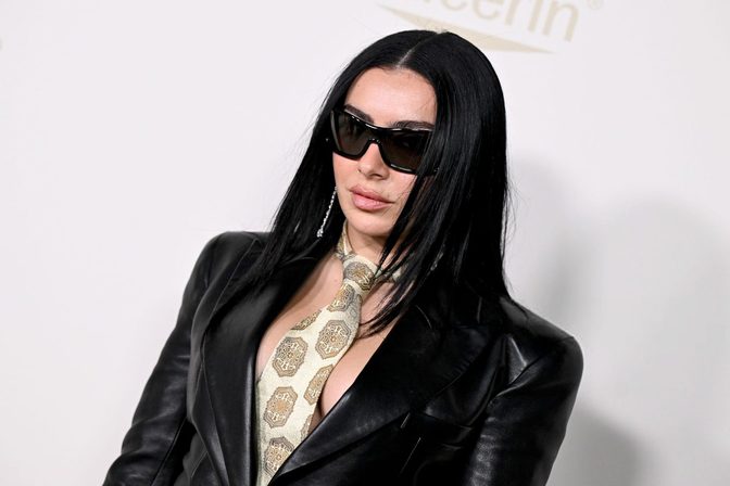 Charli Xcx Braless Leather Blazer Cleavage Imagemaker Awards