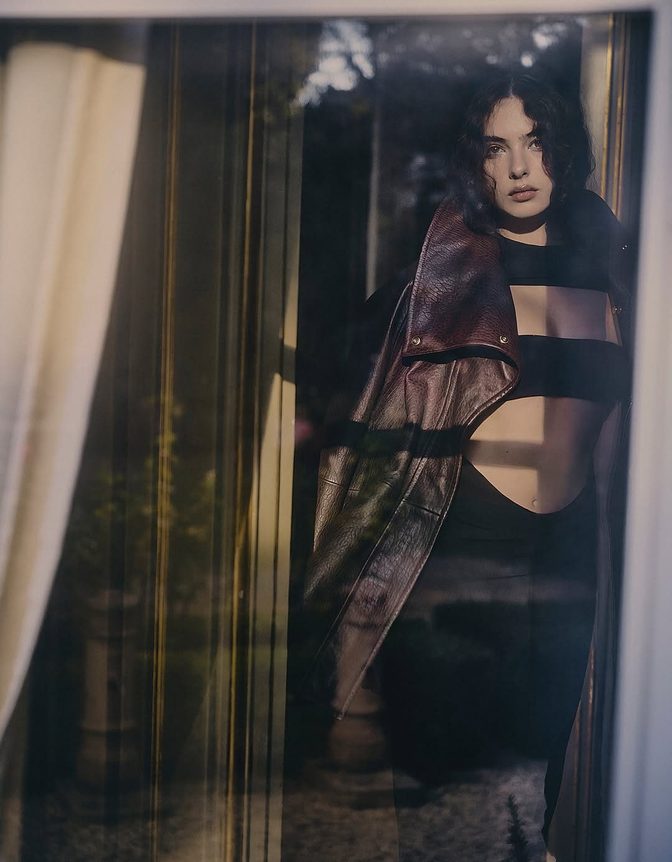 Deva Cassel Grazia Italia Sexy Cleavage Open Shirt Curves