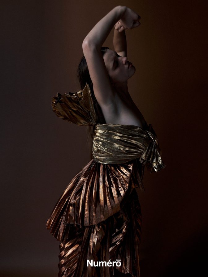 Ever Anderson Nude Tease Copper Skirt Numero China