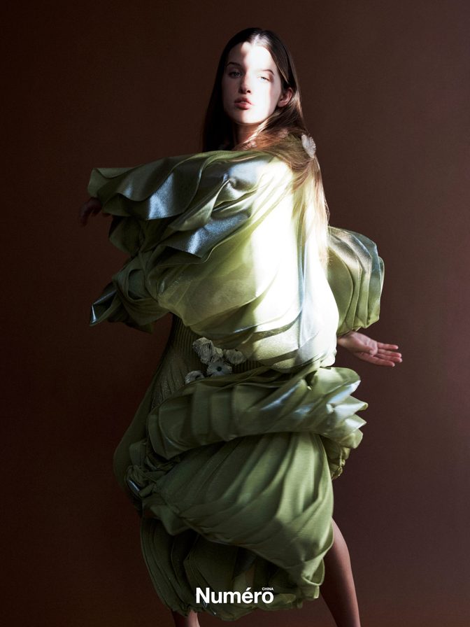Ever Anderson Nude Tease Copper Skirt Numero China