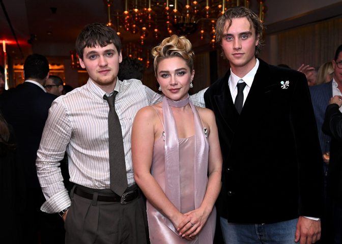 Florence Pugh See Through Dress Bare Nipples