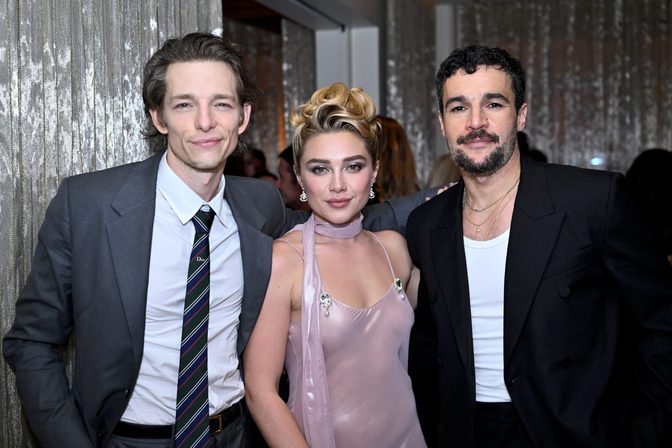 Florence Pugh See Through Dress Bare Nipples