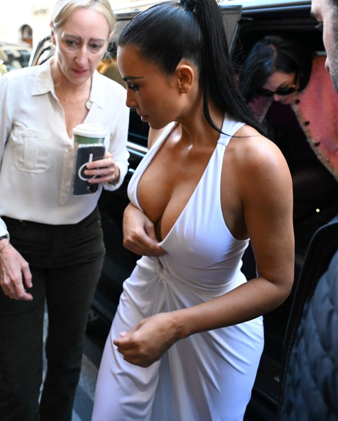 Kim Kardashian Big Breasts Cleavage White Gown Rome