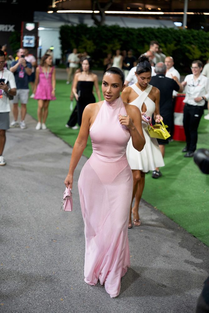 Kim Kardashian See Through Pink Dress Ass Curves F1 Paddock
