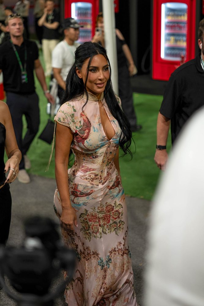 Kim Kardashian Vintage Cavalli Cleavage Singapore F1 Paddock