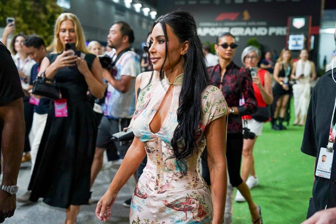 Kim Kardashian Vintage Cavalli Cleavage Singapore F1 Paddock