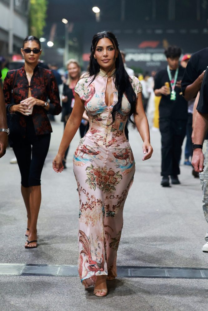 Kim Kardashian Vintage Cavalli Cleavage Singapore F1 Paddock