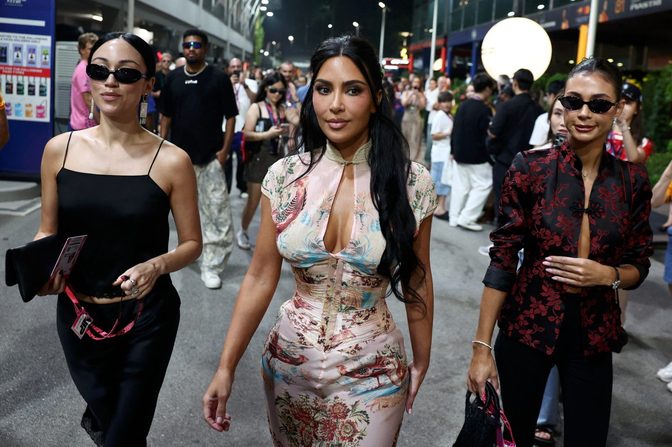 Kim Kardashian Vintage Cavalli Cleavage Singapore F1 Paddock