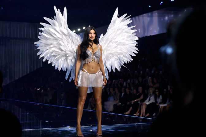 Kylie Jenner Diamond Covered Boobs Angel Wings