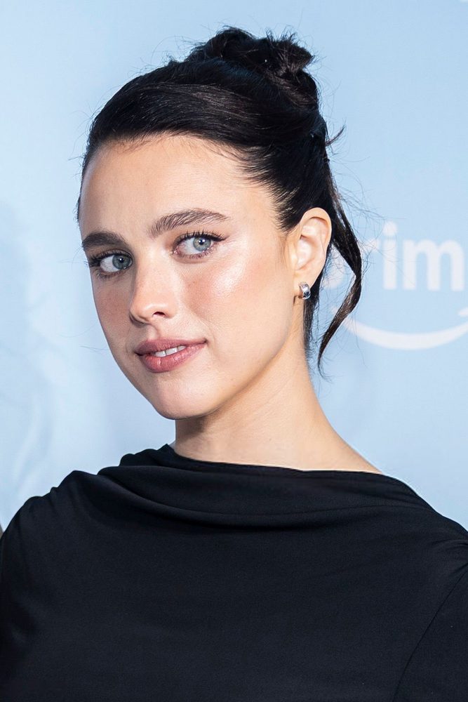 Margaret Qualley Braless Backless Dress Love Of Your Life Screening 004