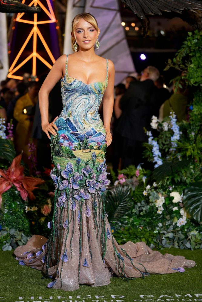 Mckenna Grace Cleavage Hunger Games London Sexy Gown