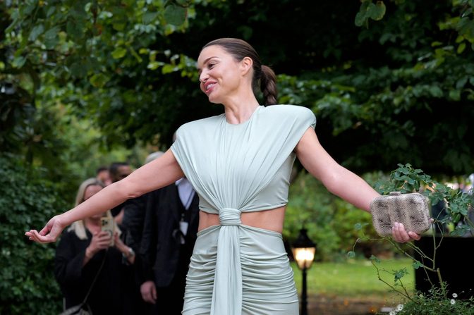 Miranda Kerr Stella Mccartney Paris Fashion Week Gown