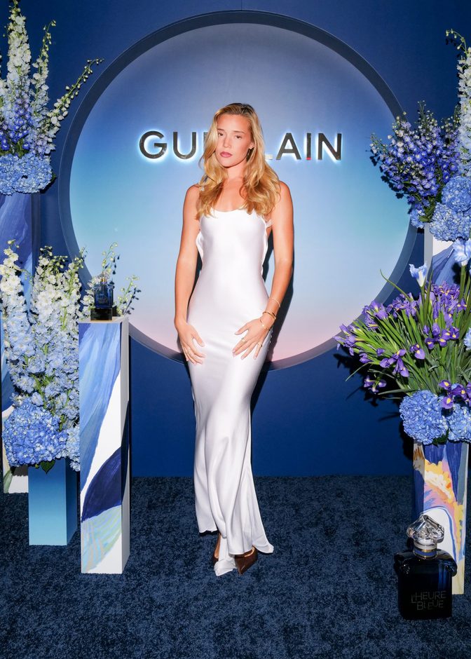 Olivia Ponton White Satin Slip Guerlain Curves 001