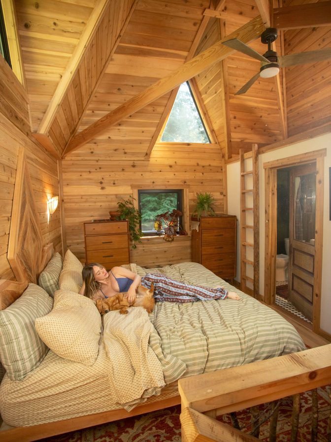 Sara Jean Underwood Deep Cleavage Cozy Cabin Morning