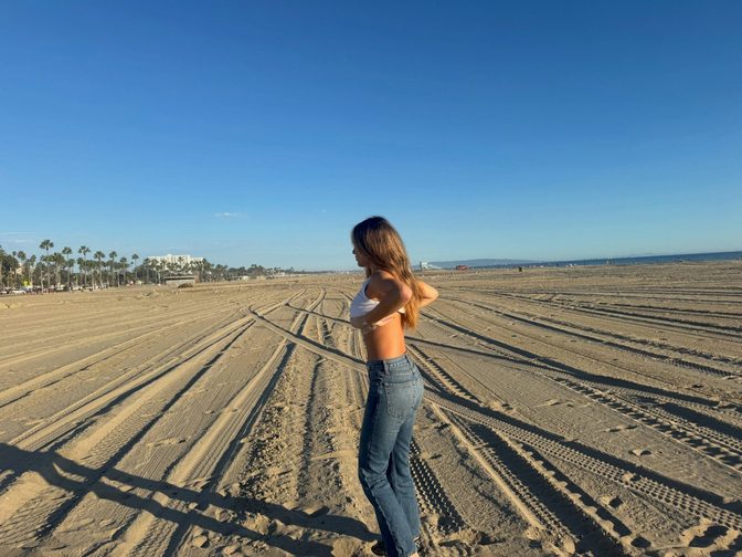 Sarbella Harris Sexy Cleavage Tight Jeans Beach Shoot