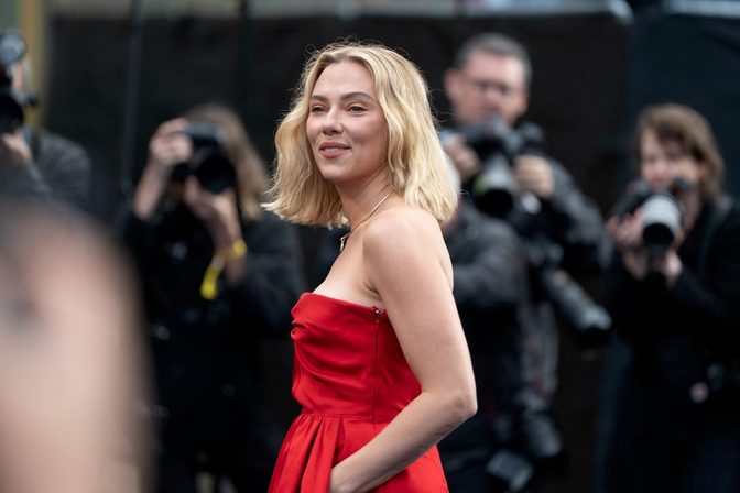 Scarlett Johansson Red Dress Ray Gunn Premiere