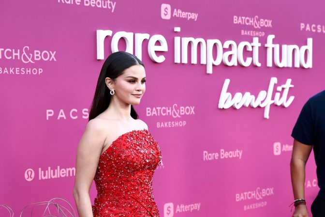 Selena Gomez Red Prada Dress Curves Rare Impact Benefit