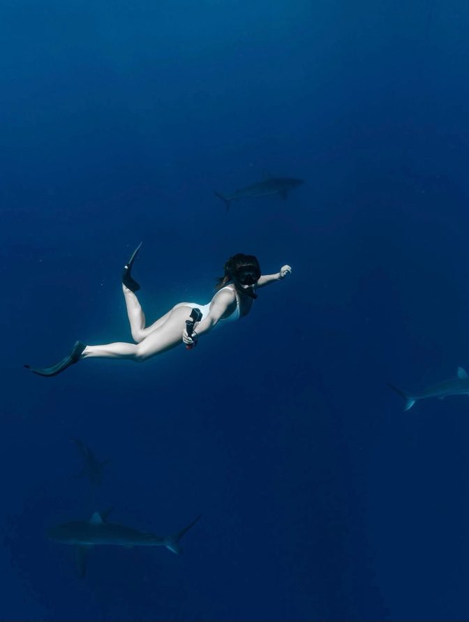 Sofie Dossi Ass Wet White Swimsuit Underwater