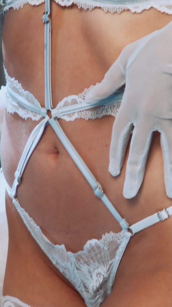 Sydney Sweeney Syrn Holiday Boobs Ass Lace