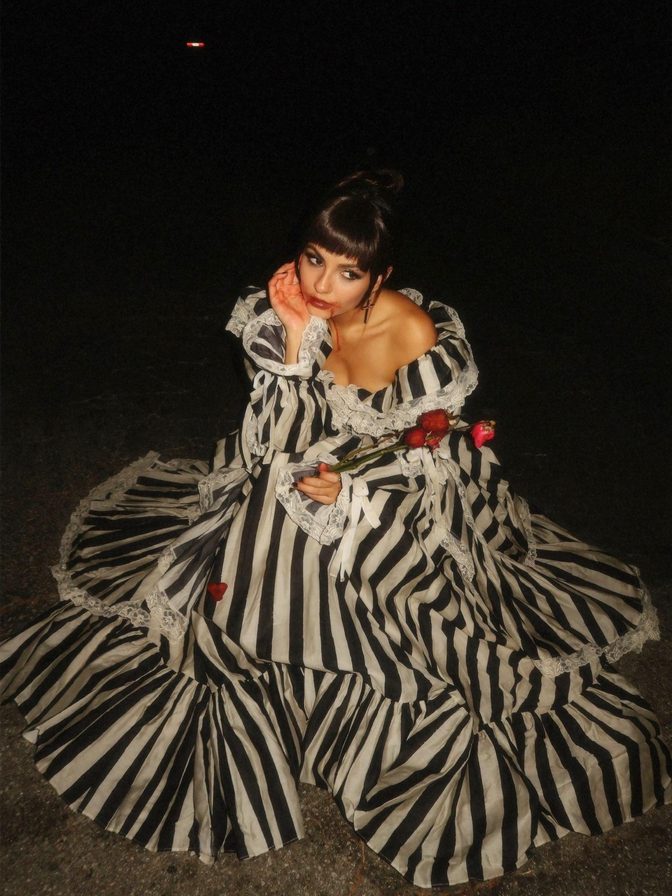 Victoria Justice Cleavage Striped Corset Gown Blood Roses Love Zombie
