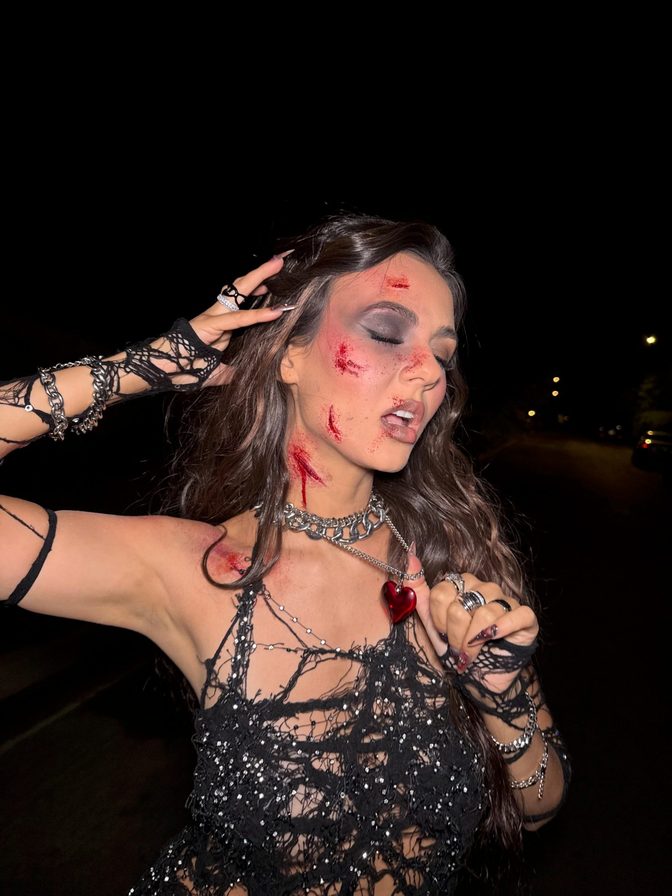 Victoria Justice Sexy Zombie Shredded Mesh Love Zombie