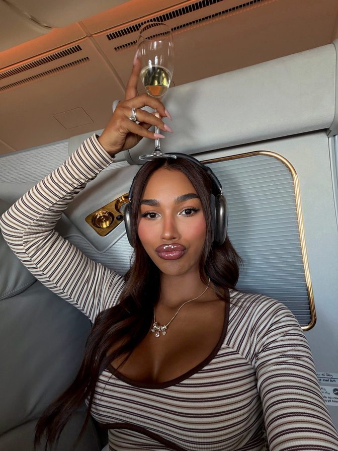 Virginia Sanhouse Tight Striped Outfit Boobs Cleavage