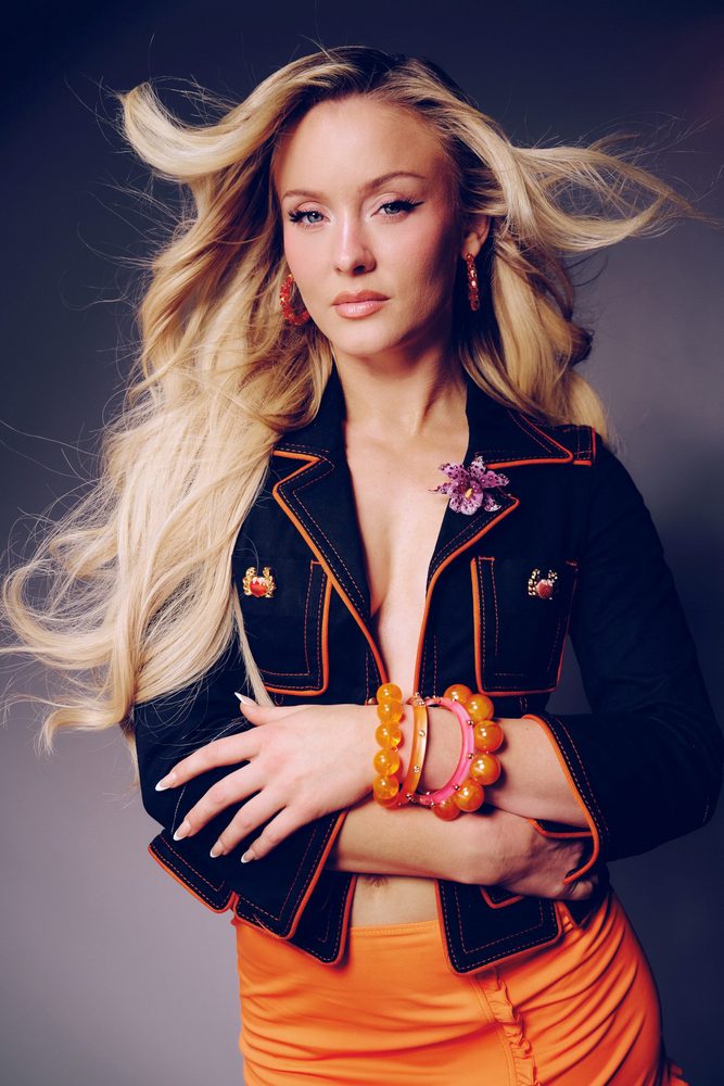 Zara Larsson Braless Open Jacket Nyt Blue Stockings