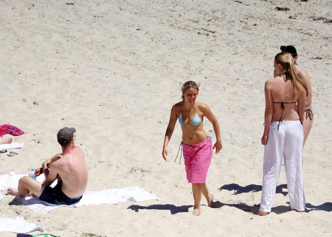 Zara Larsson Pink Wrap Cartwheel Perth Beach Ass
