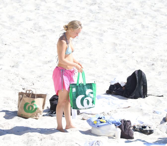 Zara Larsson Pink Wrap Cartwheel Perth Beach Ass